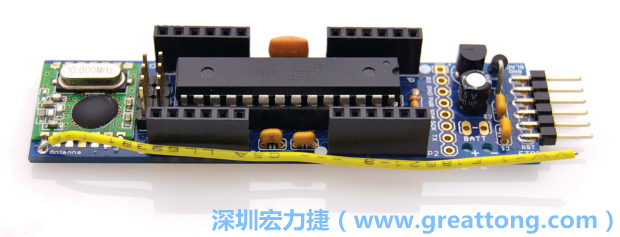 JeeLabs的尚?克勞德?威普樂（Jean-Claude Wippler）以RBBB為基礎設計出JeeNode，JeeNode使用不同的排針并加裝了SPI無線端口以提供無線傳輸使用。 使用EAGLE